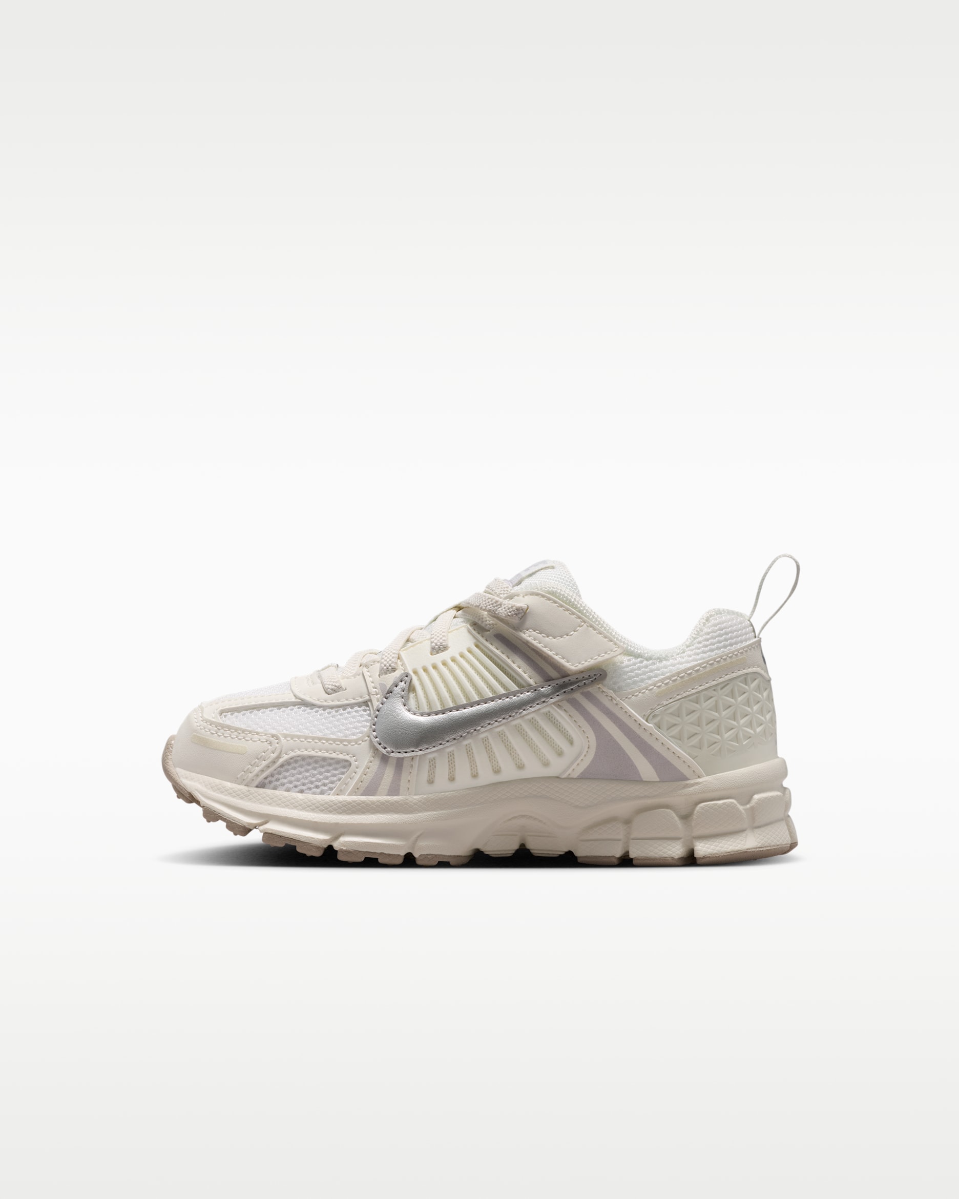 Nike Vomero 5 Younger Kids' Shoes with Reflective Design Accents
